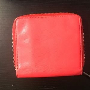 Post by graphic image wallet